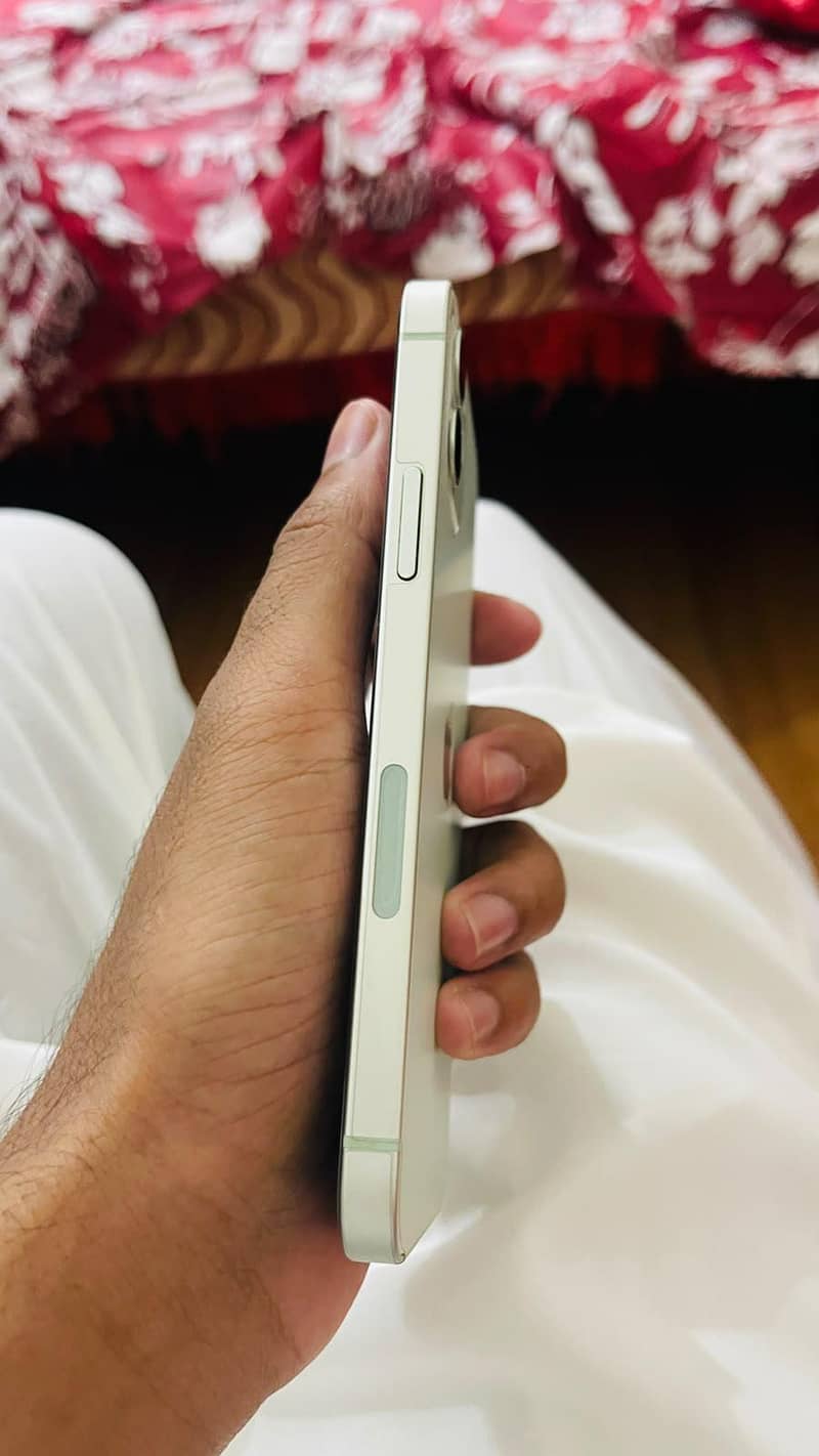 Apple iPhone 12 1