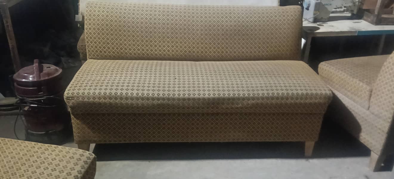 5 sofa 1