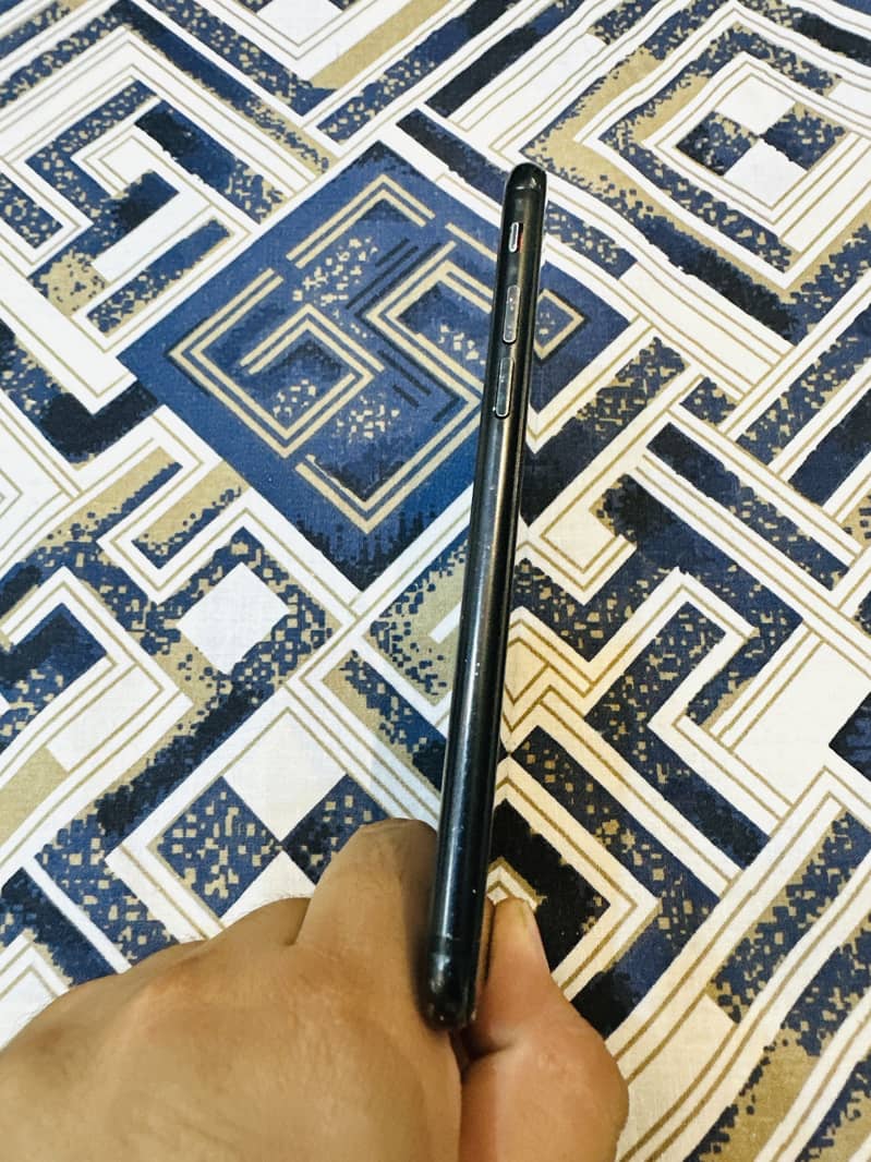 iPhone 7 3