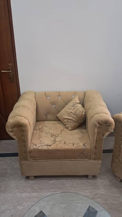Beautiful Sofa set– Excellent Condition