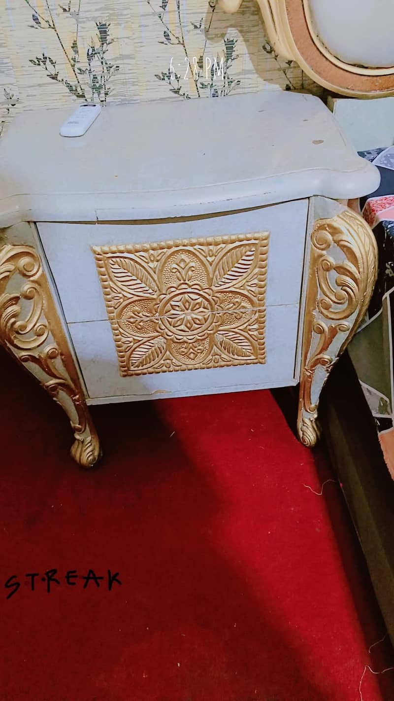 bed dressing 2 side tables 2