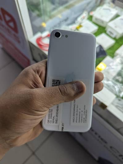 Apple iPhone SE