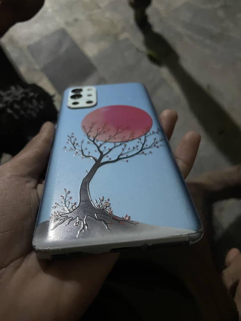 One Plus 9R 1