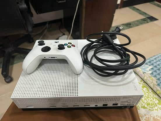 Xbox One S 1TB 0
