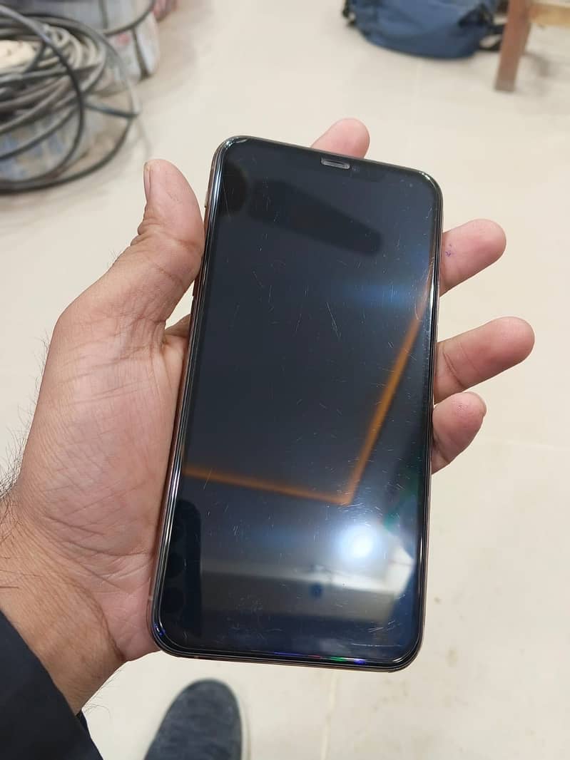Apple iPhone 11 Pro Max 1