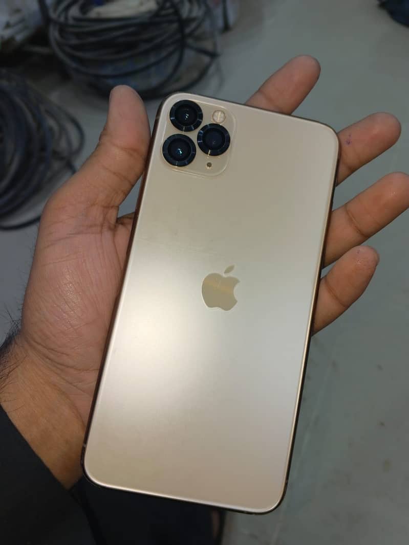 Apple iPhone 11 Pro Max 6