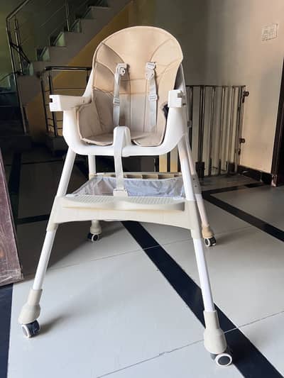 Unused Baby high chair /feeding chair