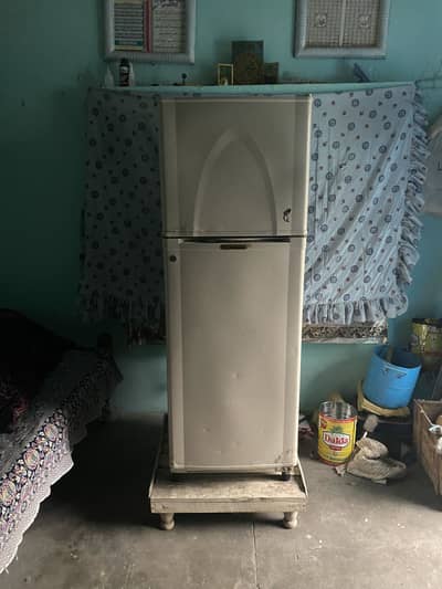 Dawlance Refrigerator For Sale - Rs.  35,000