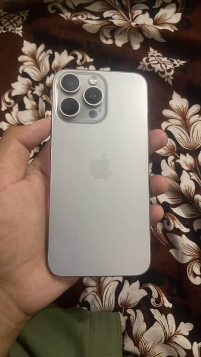 Apple iPhone 15 Pro Max factory unlock