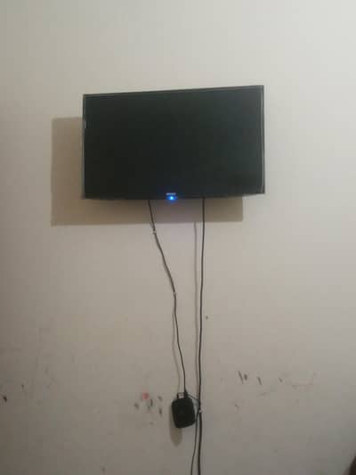 32" simple lcd