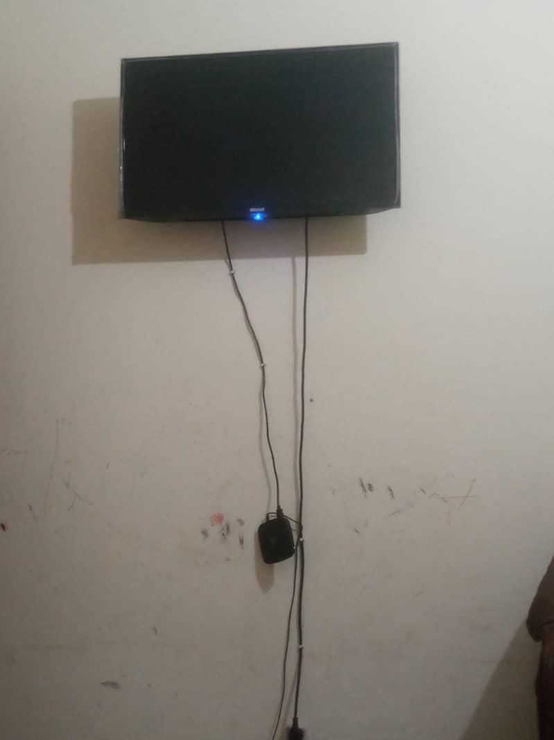 32" simple lcd 2