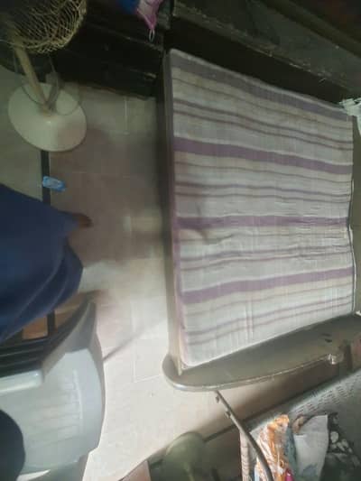 King size bed + 2 side tables