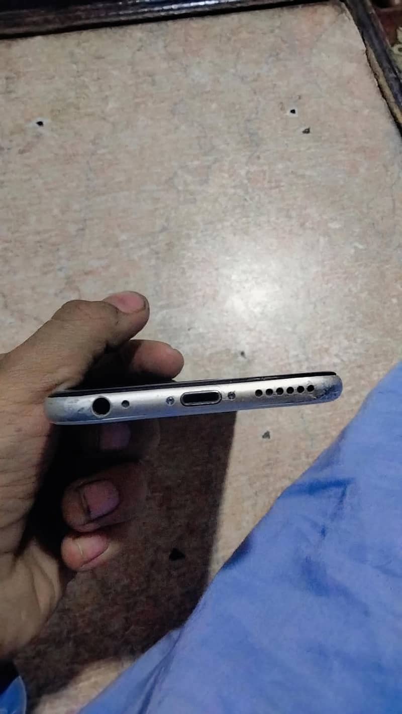 Apple iPhone 6S 9