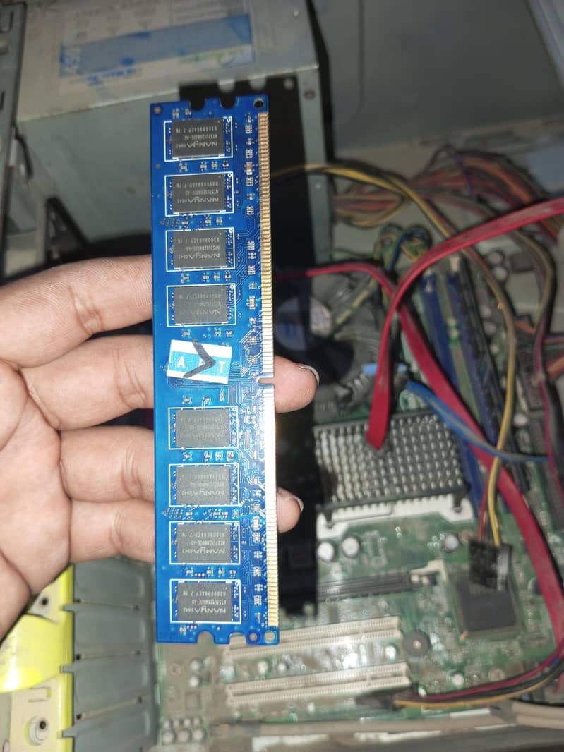 2GB RAM Chips 1