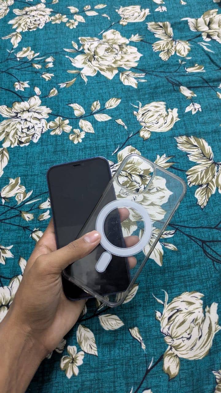 Apple iPhone 12 1