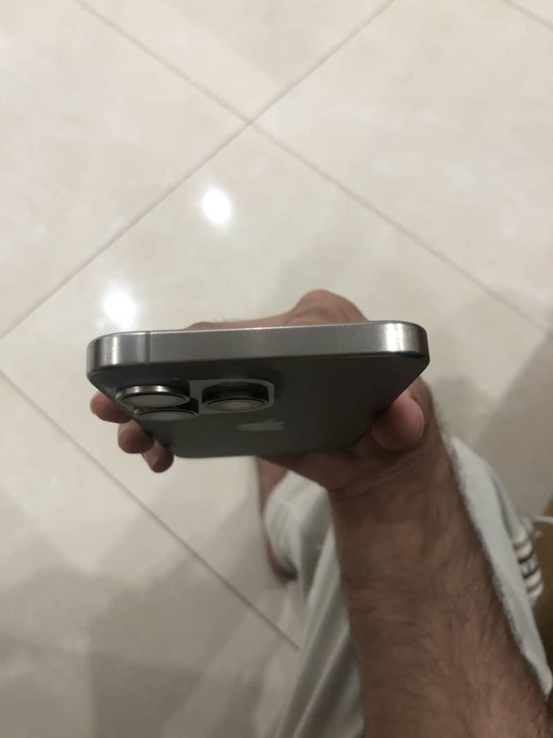 Apple iPhone 15 Pro Max 0