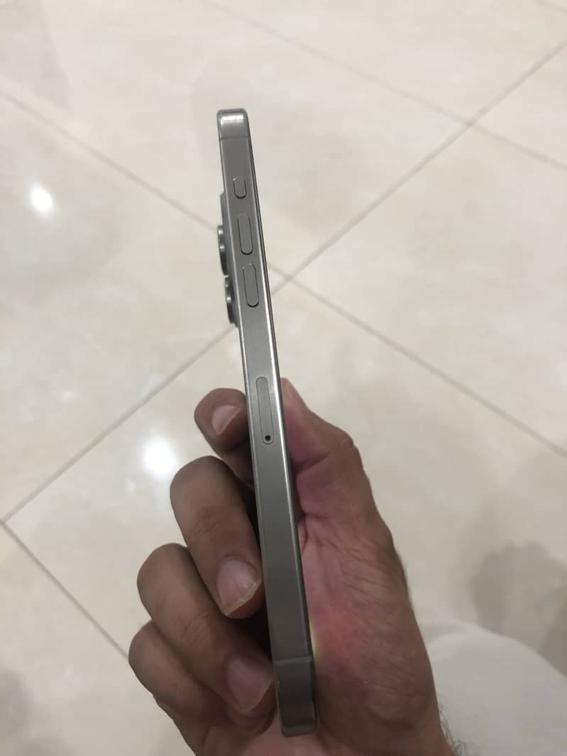 Apple iPhone 15 Pro Max 1