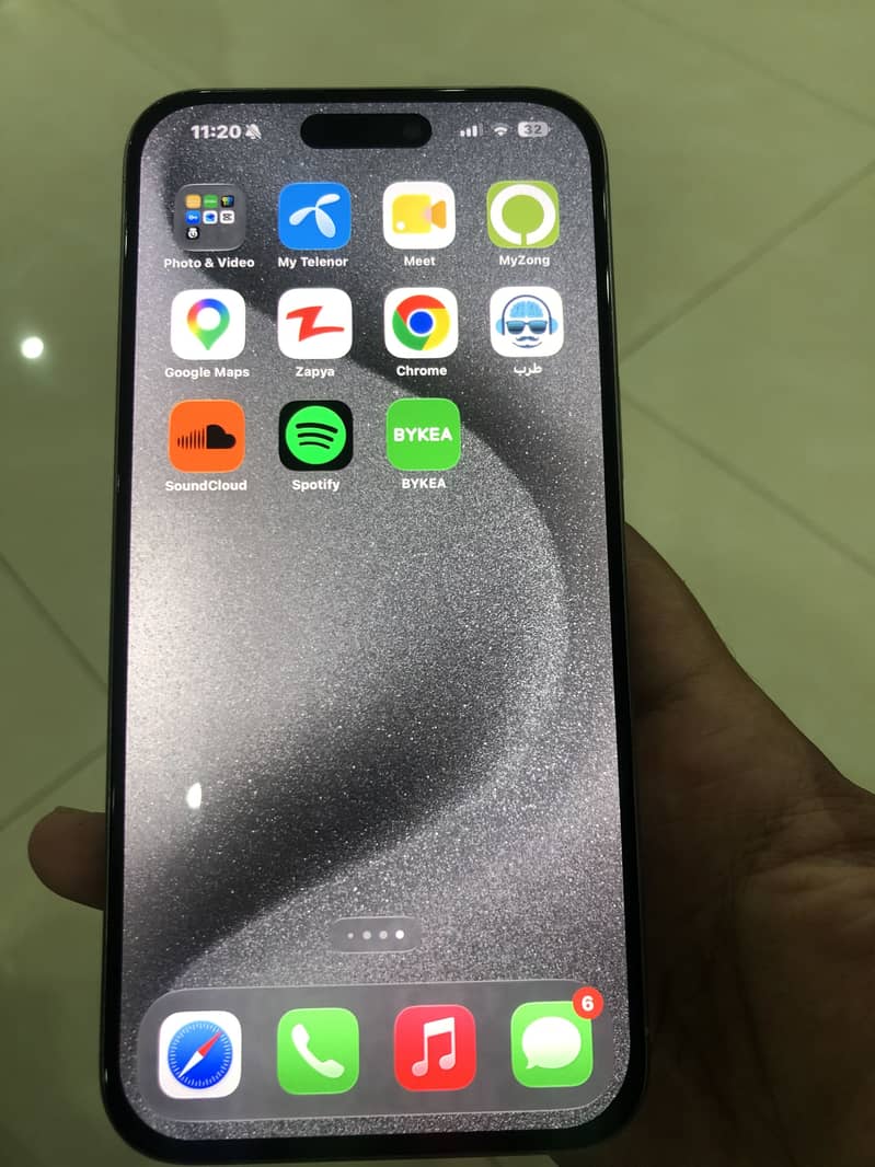 Apple iPhone 15 Pro Max 6