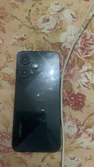 Infinix Hot 30i with charger. 4+4=8/128gb.