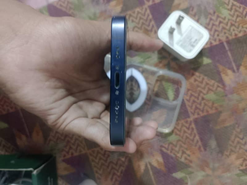Apple iPhone 12 0