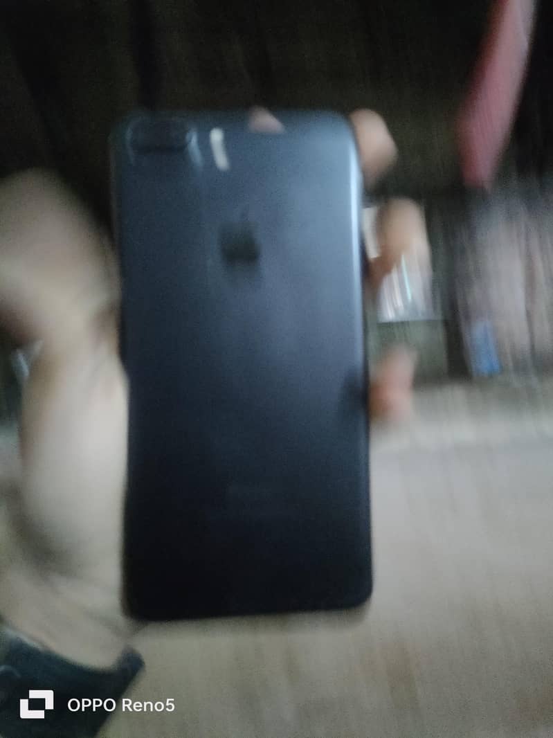 Apple iPhone 7 Plus 1