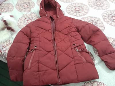 Brand new puffer jacket with white furr 100 by 100 condition
