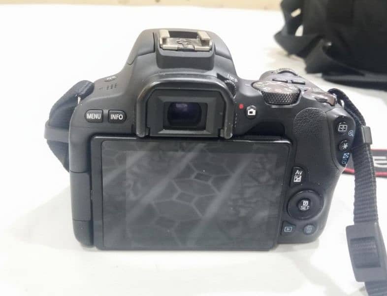 Canon 200d Genuine - Digital Cameras - 1121048862