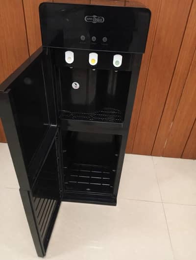 water dispenser in new condition
