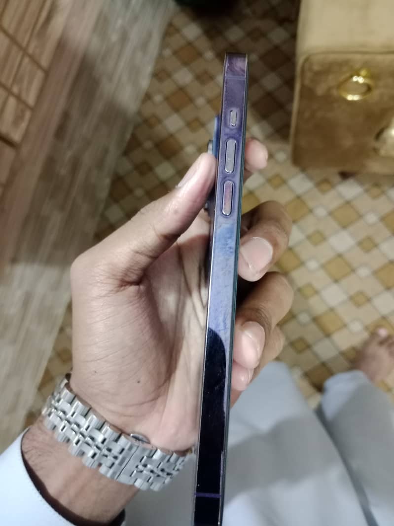Apple iPhone 14 Pro Max 6