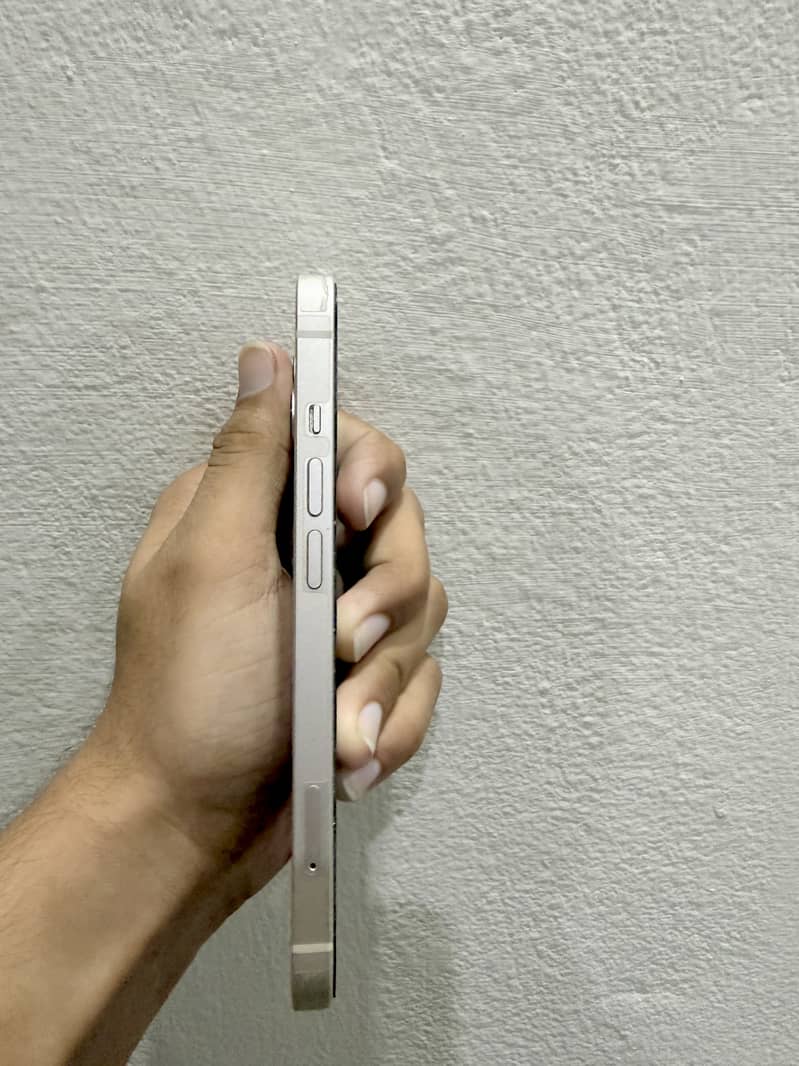 Apple iPhone 13 1