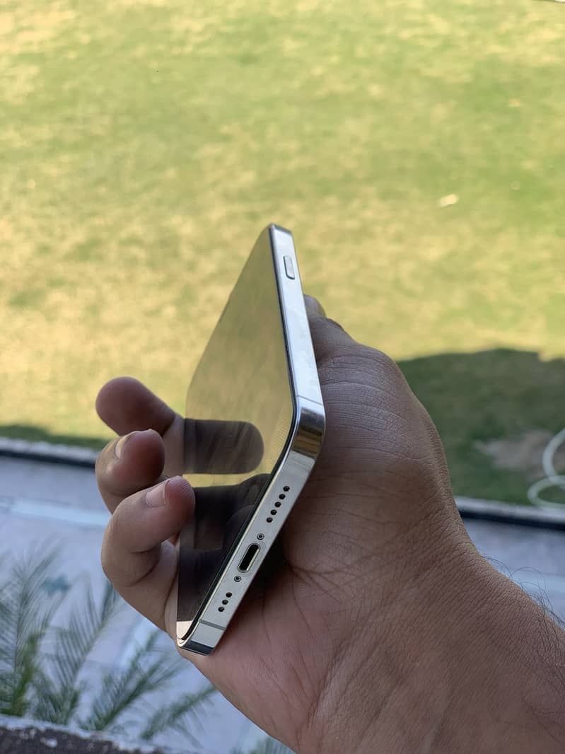 Apple iPhone 12 Pro 1