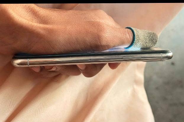 Apple iPhone X 3