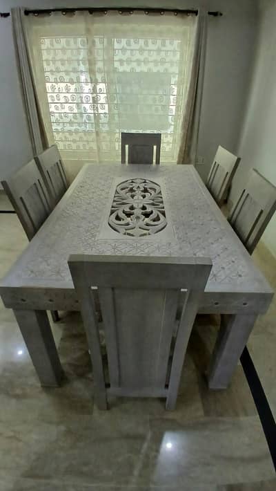 Dinning table with 6 chair without table glass