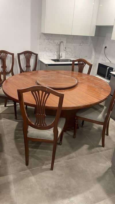 8 seater Dining table for sale