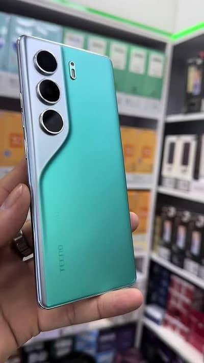 Tecno CAMON 40 Pro