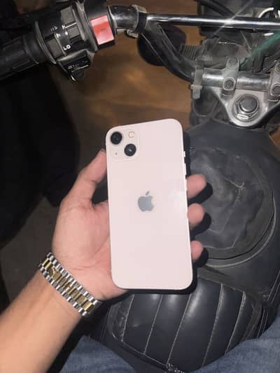 Apple iPhone 13