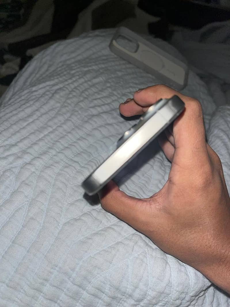 Apple iPhone 15 Pro 1