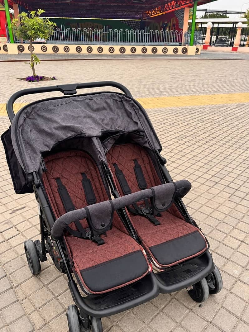 Twin pram 0