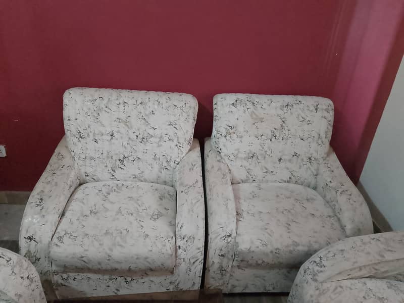 Premium Sofa Set – Excellent Condition 1