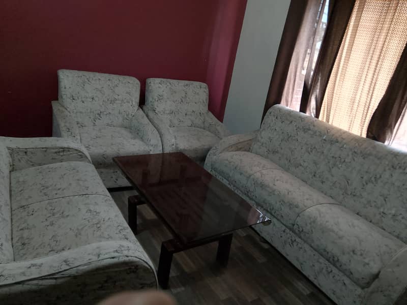 Premium Sofa Set – Excellent Condition 5