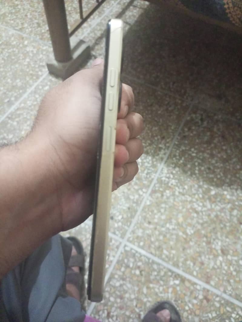 Tecno Spark 20C 4