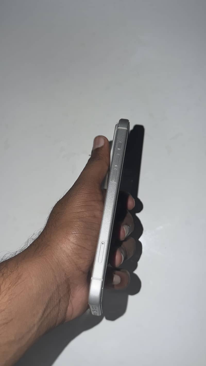 Apple iPhone 17 Pro Max 5