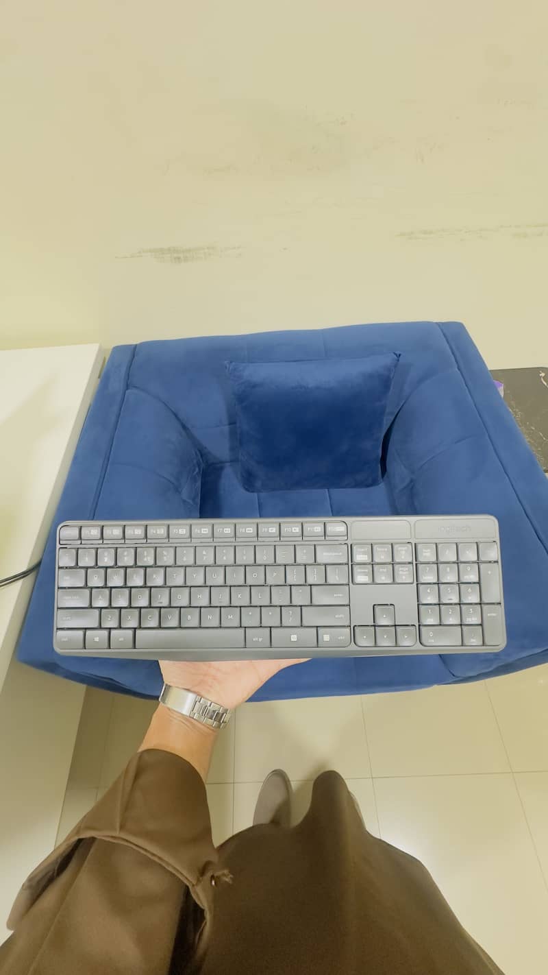 Logitech K235 Wireless keyboard 0