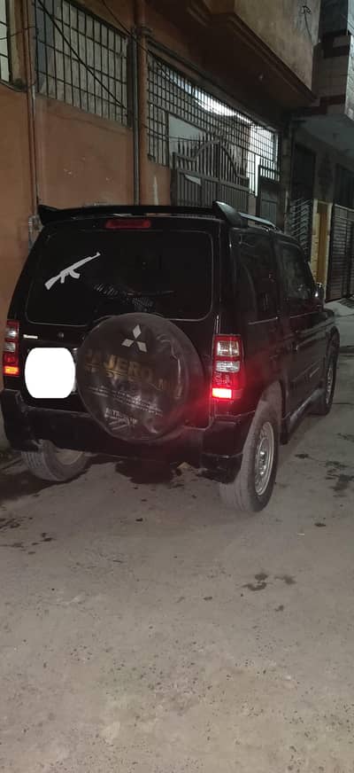Mitsubishi Pajero 2003