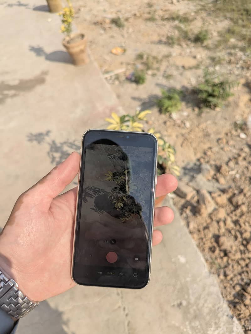 Apple iPhone 11 6