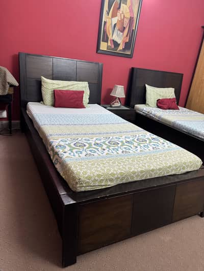 2x Single Beds in excellent condition for sale