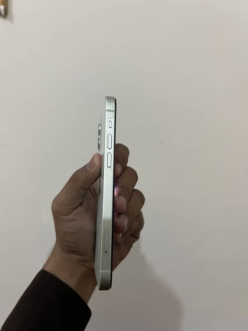 Apple iPhone 12 1