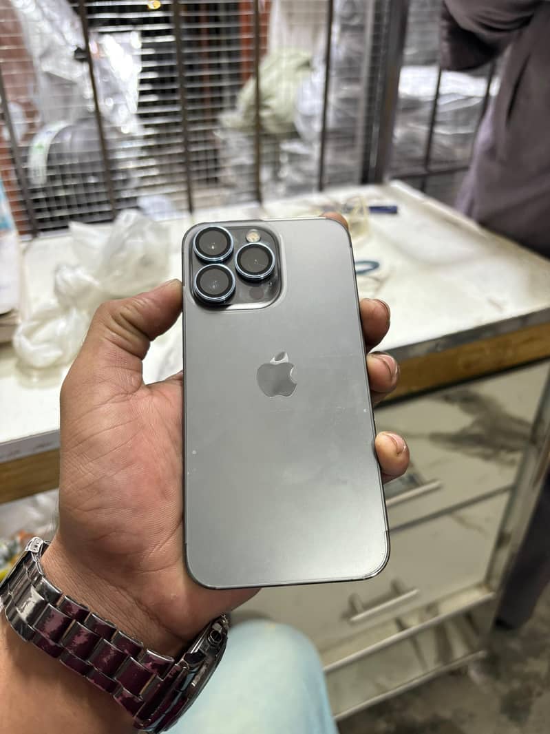 Apple iPhone 13 Pro 0