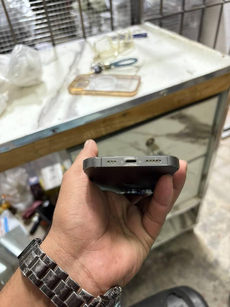 Apple iPhone 13 Pro 1