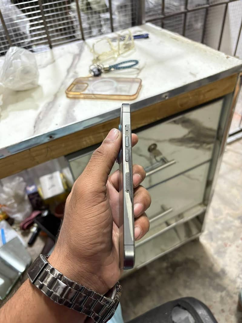 Apple iPhone 13 Pro 6